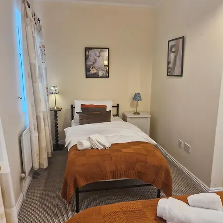 Bellmullet, Waterside Townhouse * Belmullet