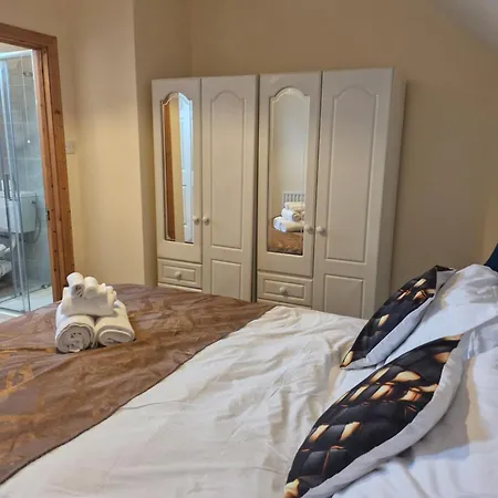 Bellmullet, Waterside Townhouse Гостевой дом *